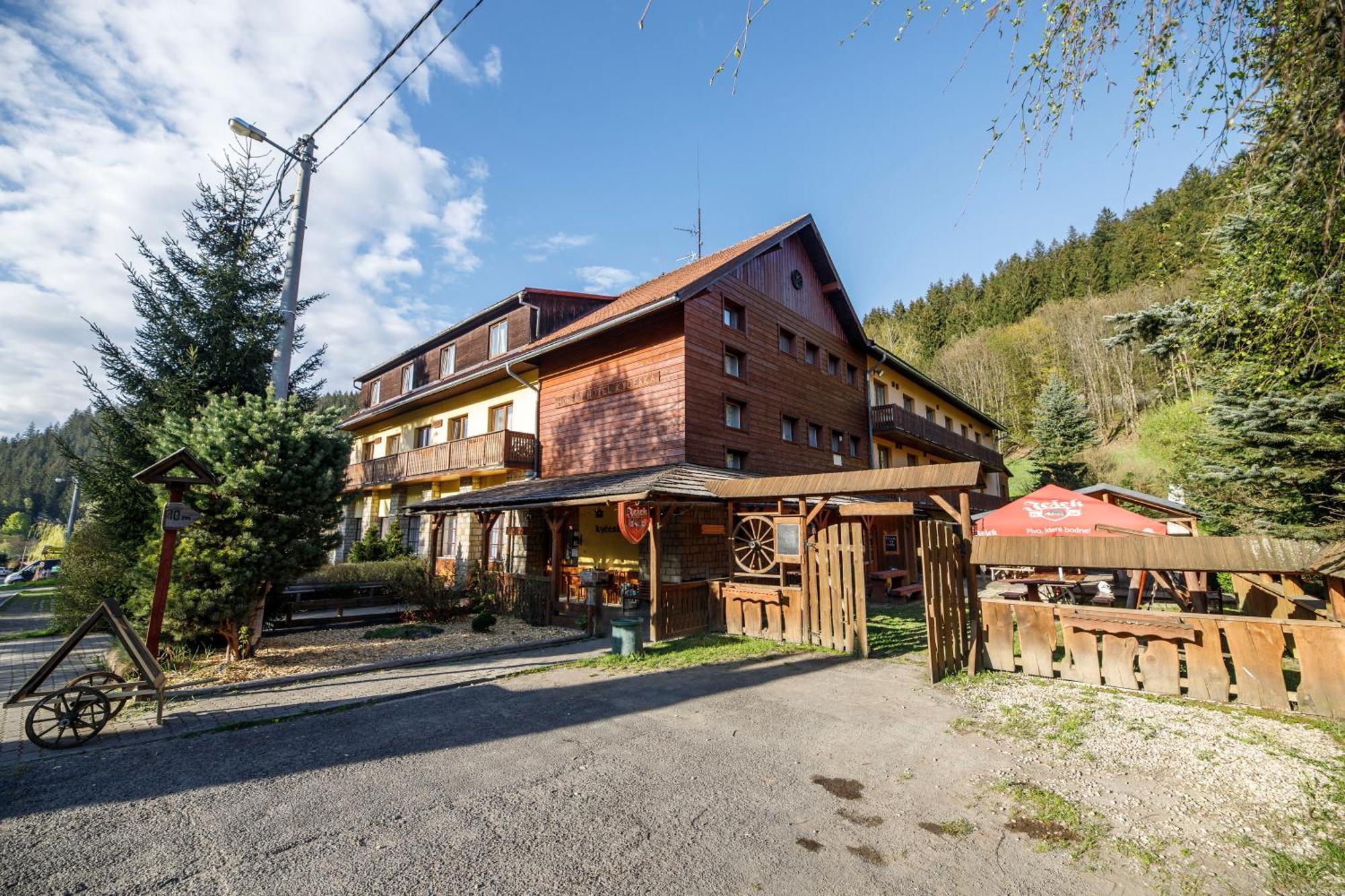 Horsky Hotel Kycerka Velké Karlovice Εξωτερικό φωτογραφία